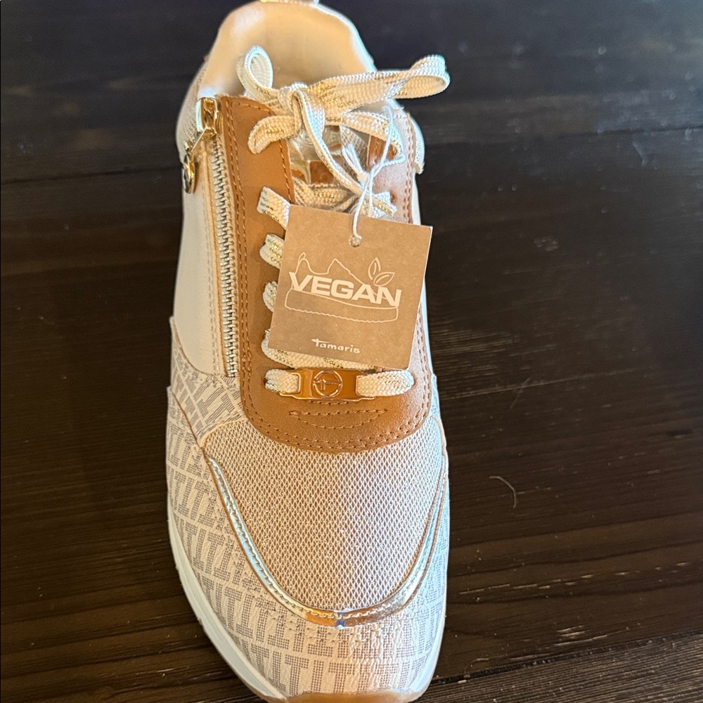 Tamaris Women's Vegan Sneakers - Cream and Tan